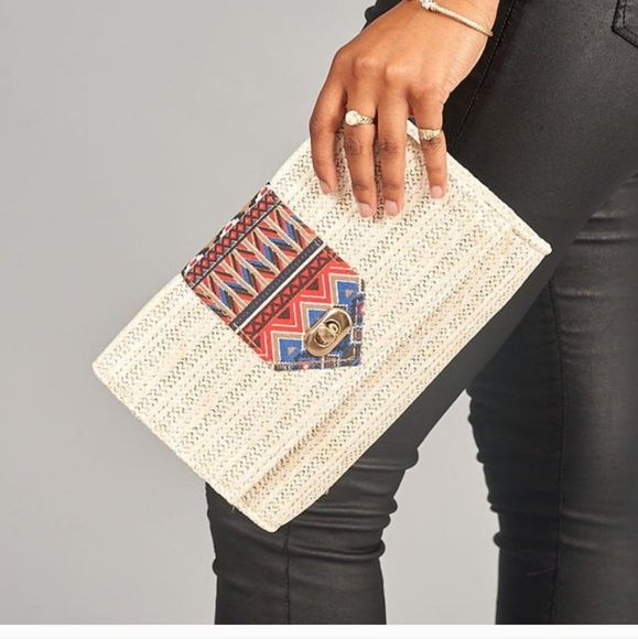 Straw Clutch - Picture 4 of 4